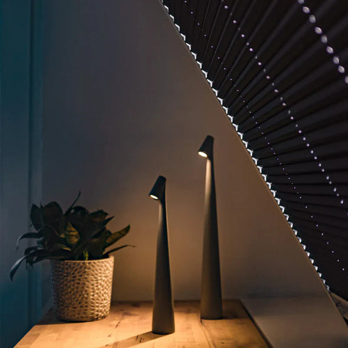 Stilig bordlampe - trådløs | Luvikno