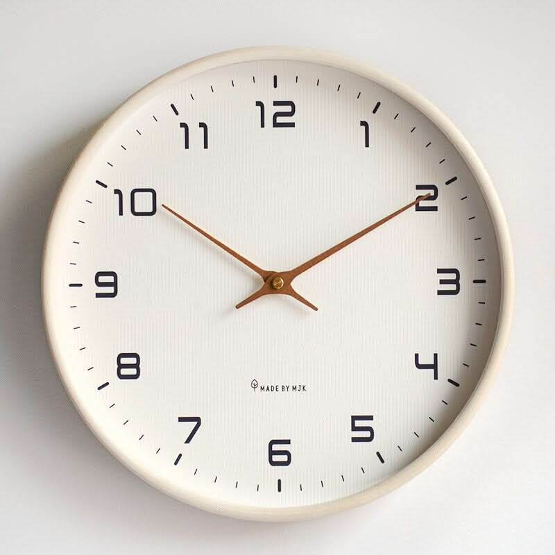 NordicTime Treveggur Klokke Stille Skandinavisk | Luvikno