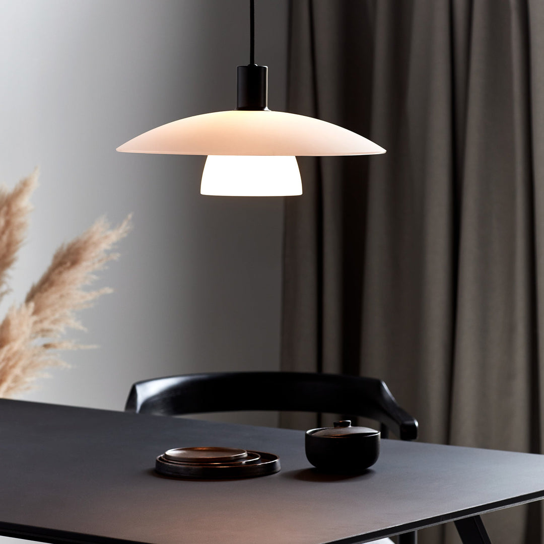 Ezri Pendellampe Klassisk Skandinavisk Design | Luvikno