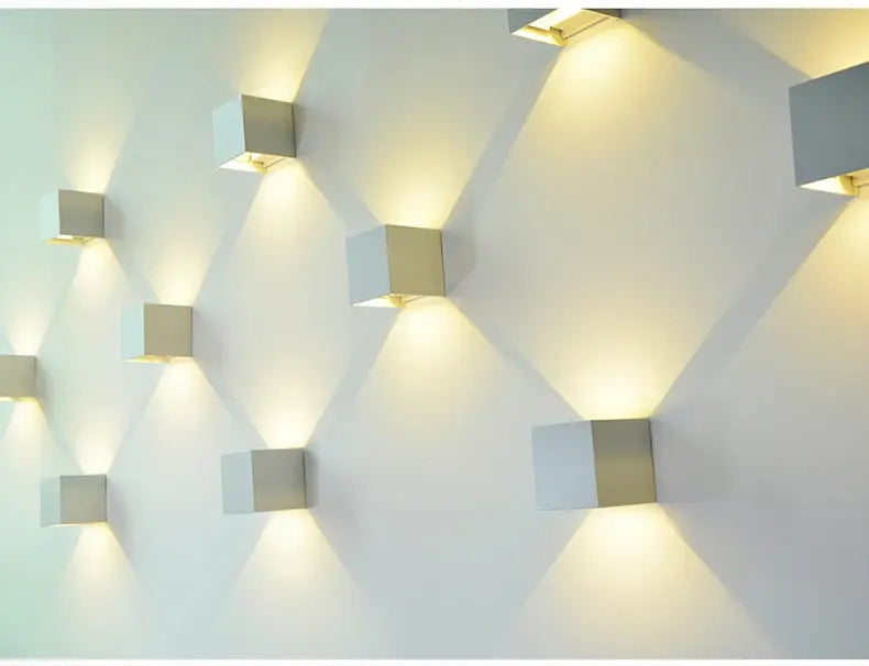 Luvikno | Oppladbar vegglampe med sensor