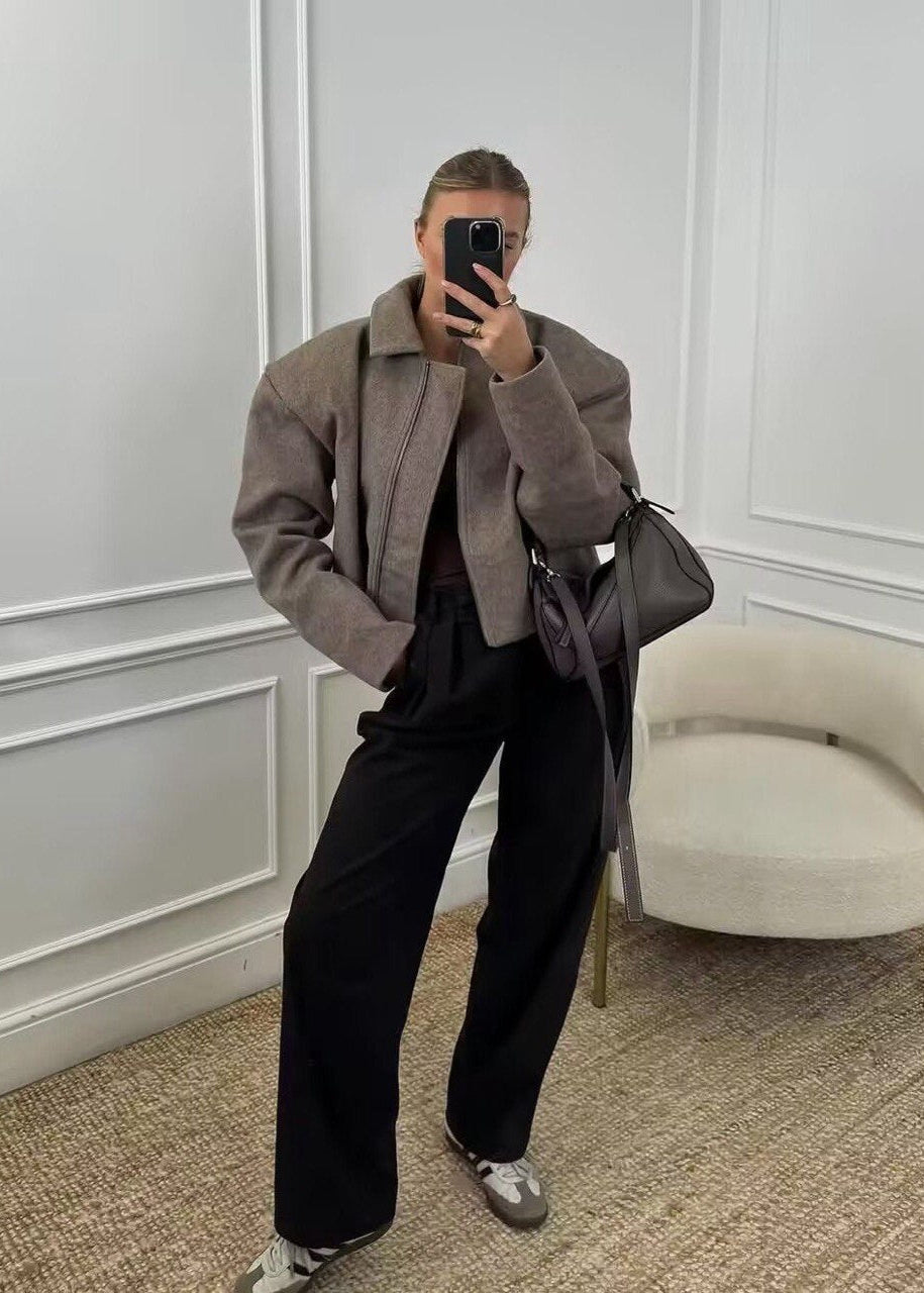 Luvik | Core – Rakenteellinen Vetoketju Villa Seos Takki