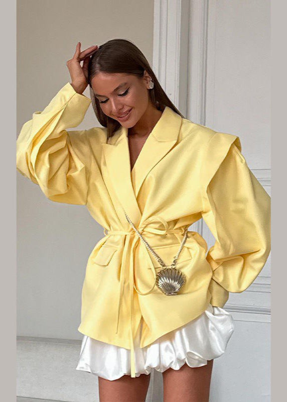 Luvik | Vartalo-onnellinen vyöblazer