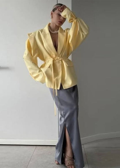 Luvik | Vartalo-onnellinen vyöblazer