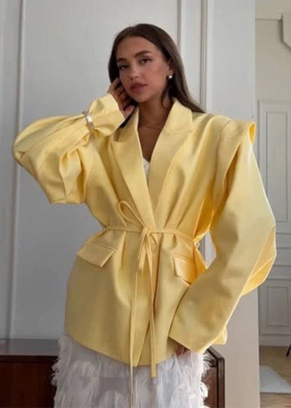 Luvik | Vartalo-onnellinen vyöblazer