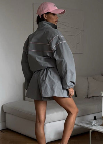 Luvik | Vindjakke Serie – Overdimensjonert Zip-Hoodie & Høyt liv Shortser