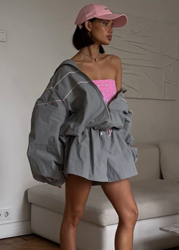 Luvik | Tuulitakki Sarja – Ylisuuri Vetoketjuhuppari & Korkeavyötäröiset Shortsit