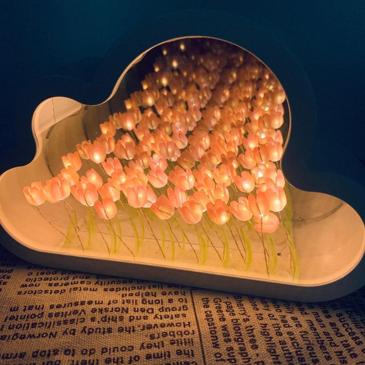 Tulip Cloud LED Speil – Magisk Lys & Dekorativ Design | Luvikno