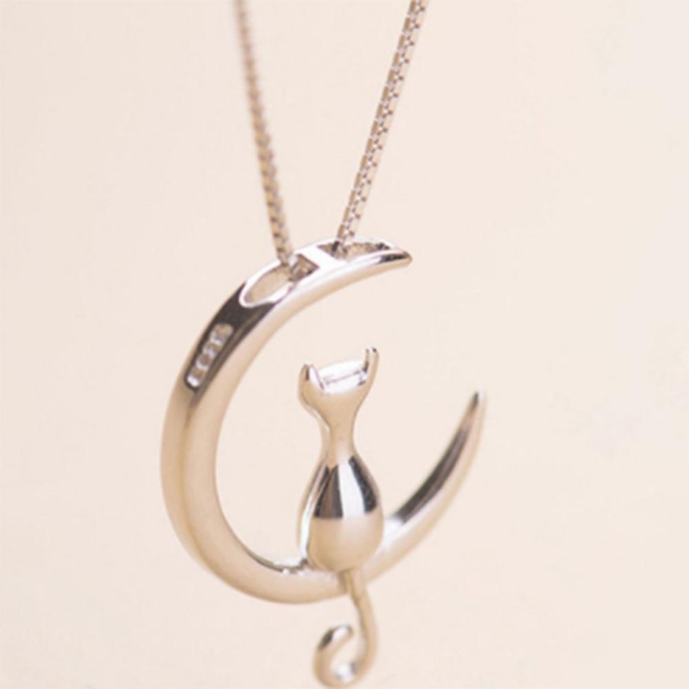 Kat - Moon Swing Necklace | Luvikno