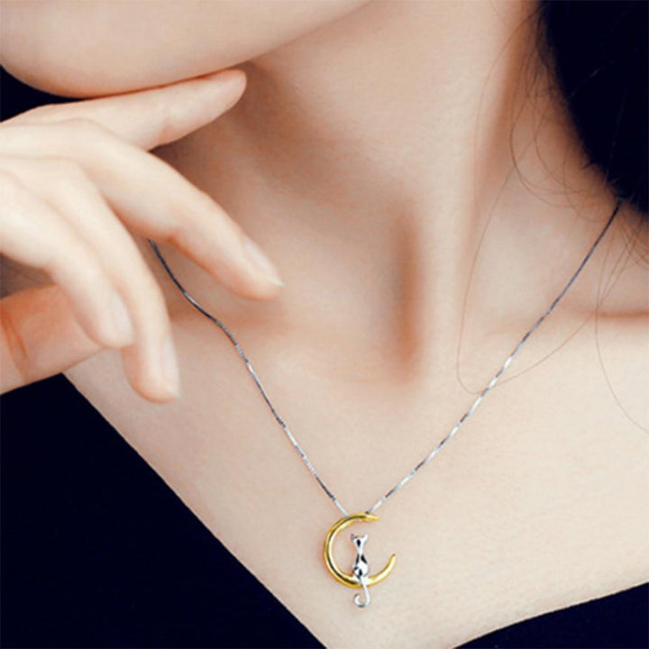 Kat - Moon Swing Necklace | Luvikno