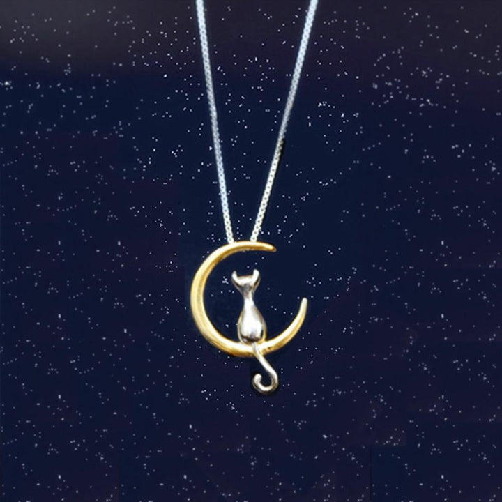 Kat - Moon Swing Necklace | Luvikno