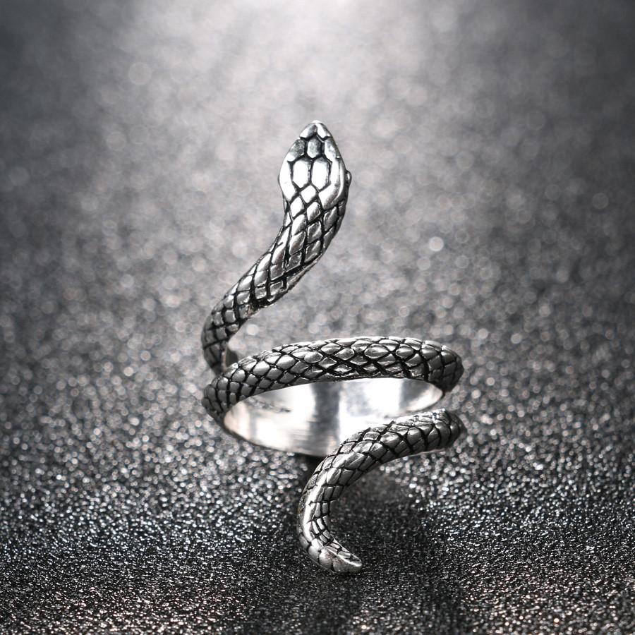 Covet - Serpentine Ring | Luvikno