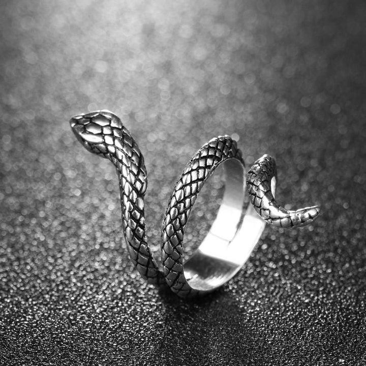 Covet - Serpentine Ring | Luvikno