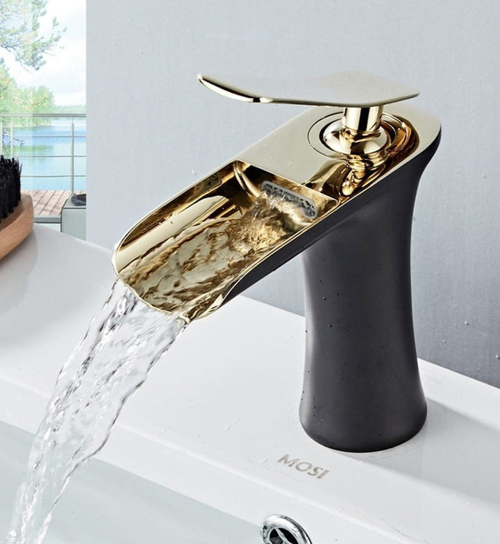 Luvikno | Moderne Fosser Baderomsbatteri – Stilig Design & Elegant Vannstrøm