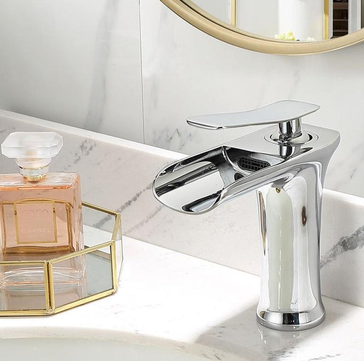 Luvikno | Moderne Fosser Baderomsbatteri – Stilig Design & Elegant Vannstrøm