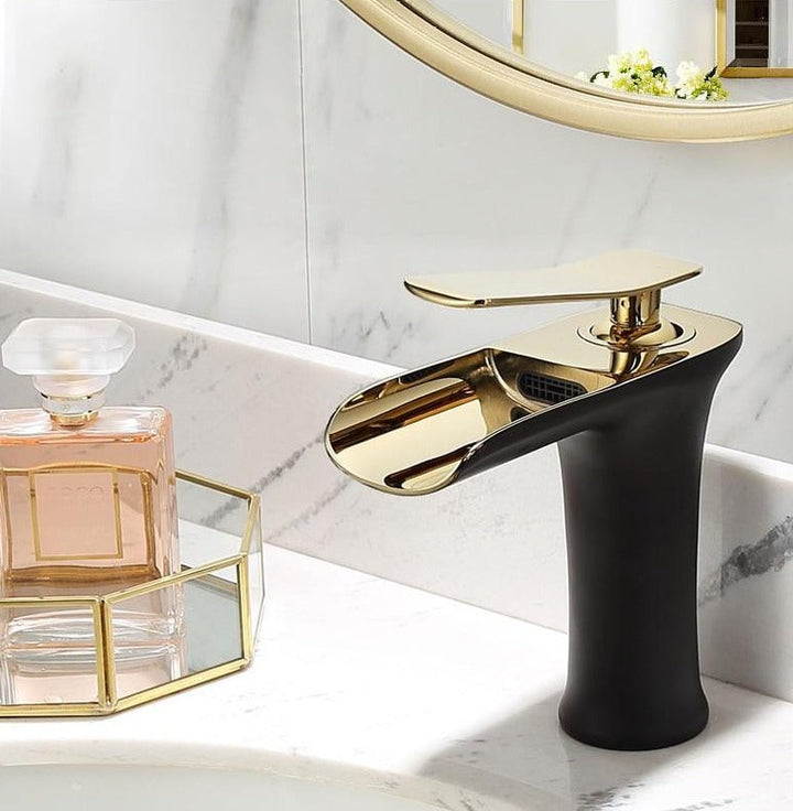 Luvikno | Moderne Fosser Baderomsbatteri – Stilig Design & Elegant Vannstrøm