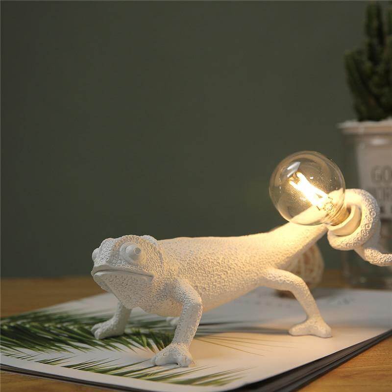 Nordic Modern Chameleon Lizard Desk Light | Luvikno