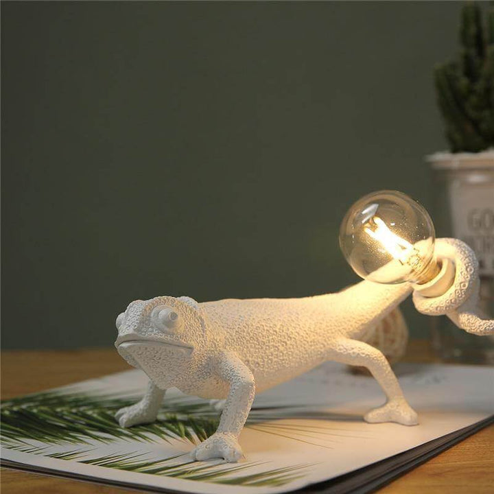 Nordic Modern Chameleon Lizard Desk Light | Luvikno