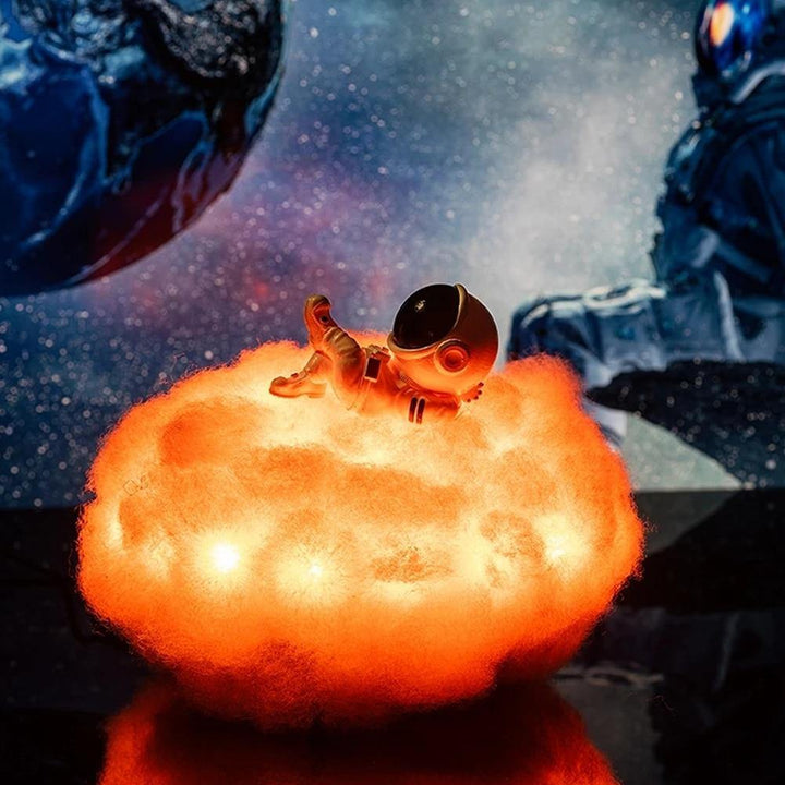 Astronaut Fargerike Skyer Nattlys | Luvikno