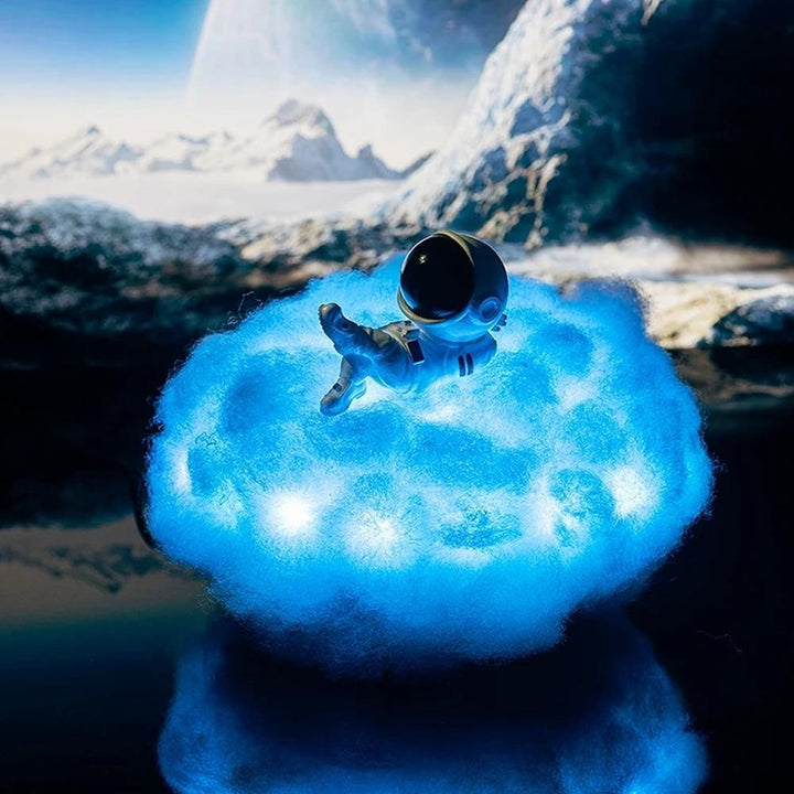 Astronaut Fargerike Skyer Nattlys | Luvikno