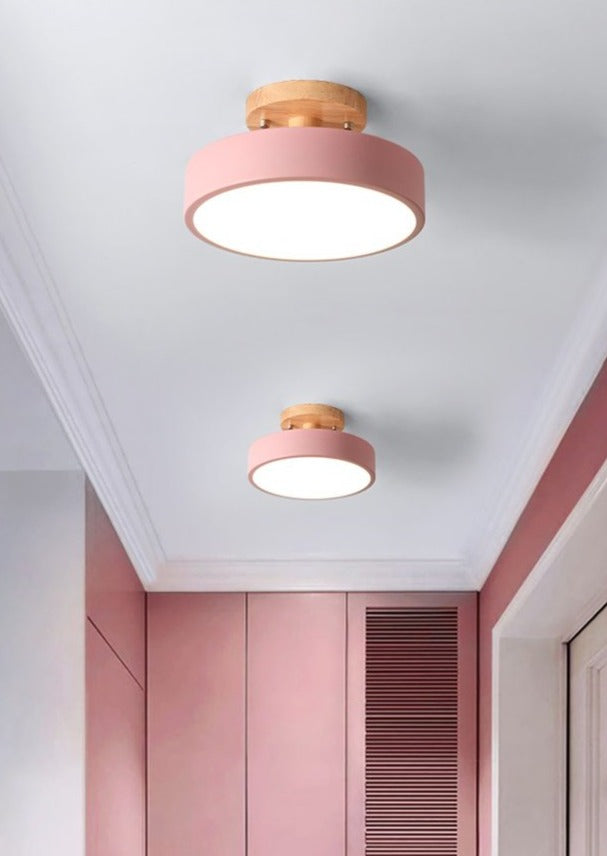 Fargerik nordisk LED taklampe | Luvikno