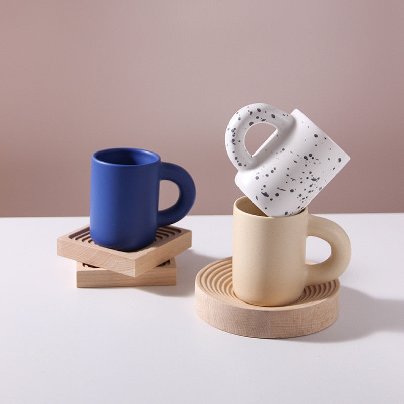 Athenea Cup – Luksus Porselen Kopp med Geometrisk Design Bolleheis