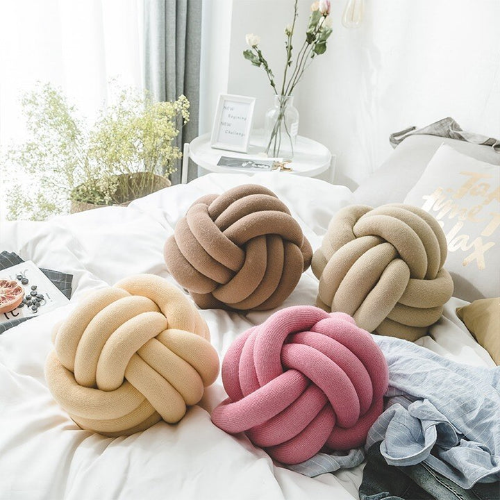 Knot Ball Cushion | Luvikno