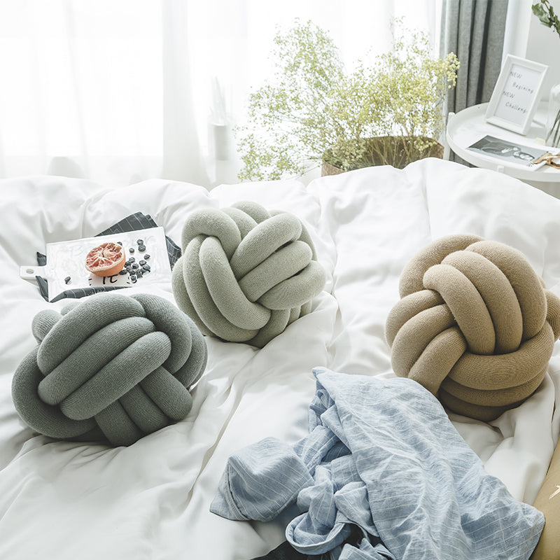 Knot Ball Cushion | Luvikno