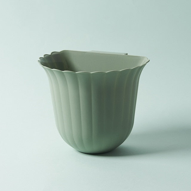 Nordic Flower Shape Hanging Trash Can | Luvikno