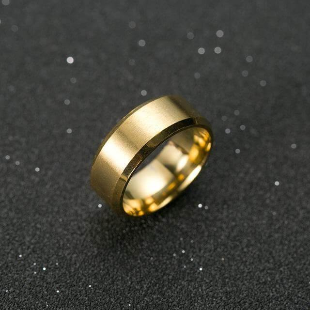 Svart titanring for menn Luvikno