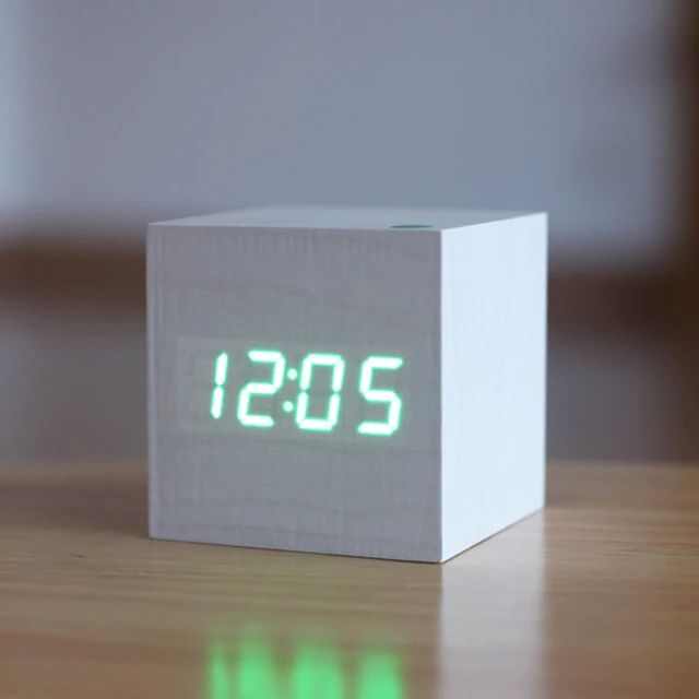 Digital Clock Cube i moderne tredesign Luvikno