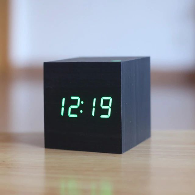 Digital Clock Cube i moderne tredesign Luvikno