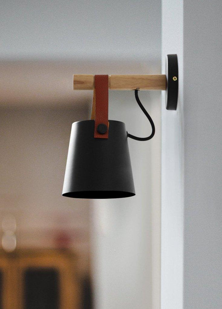 Tre Nordic Henge Vegglampe | Luvikno
