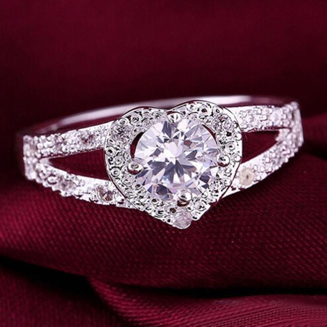 Sterling Silver Crystal Heart Ring | Luvikno