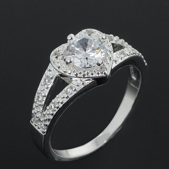 Sterling Silver Crystal Heart Ring | Luvikno