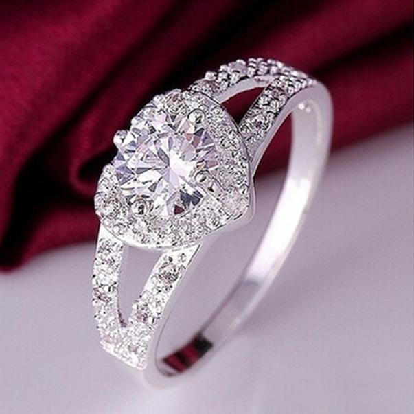 Sterling Silver Crystal Heart Ring | Luvikno