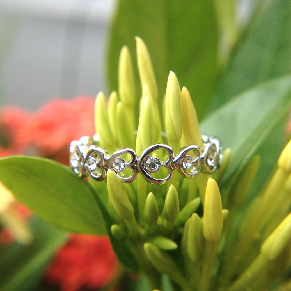 Crystal Heart Chain Ring | Luvikno