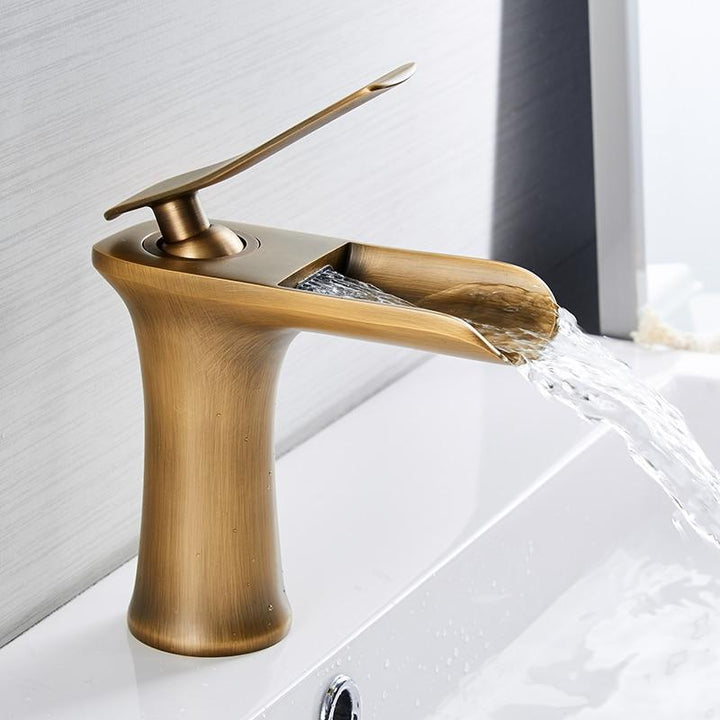 Luvikno | Moderne Fosser Baderomsbatteri – Stilig Design & Elegant Vannstrøm