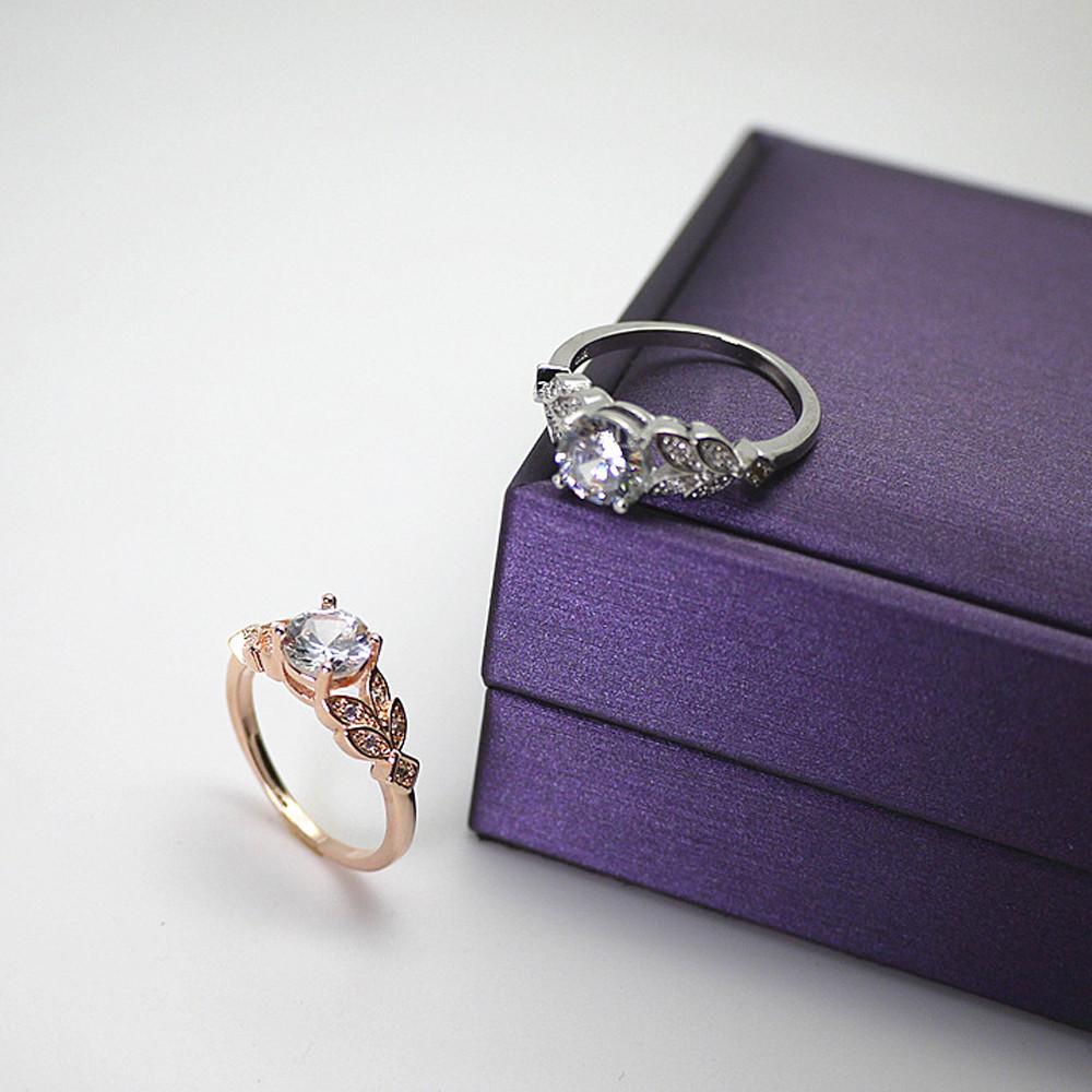 Crystal Center Flower Ring | Luvikno