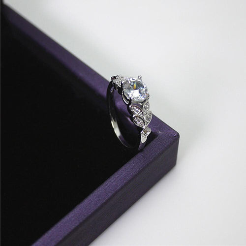 Crystal Center Flower Ring | Luvikno