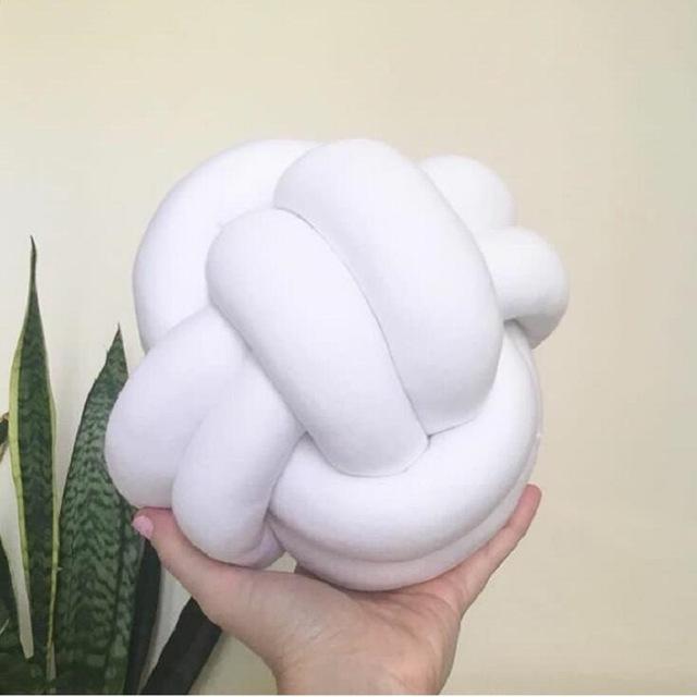 Knotted Pillow Ball | Luvikno