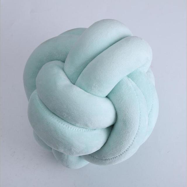 Knotted Pillow Ball | Luvikno