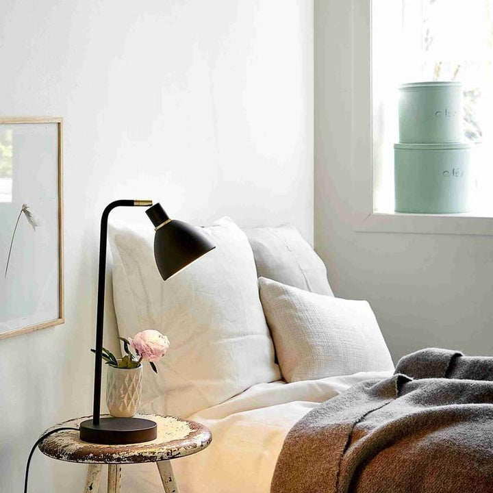 Luvikno | GrantLuxe Light Bordlampe - Svart Bordlampe for Luksuriøs Arbeidsmiljø