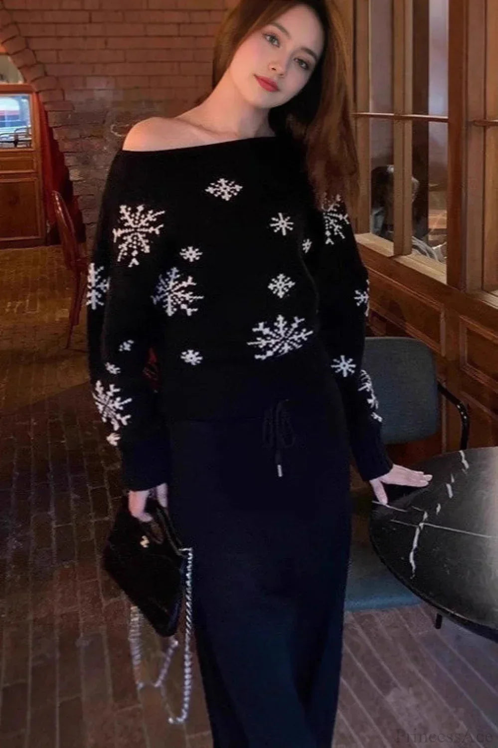Luvik | Roter Luminariina Jul Off Shoulder Genser