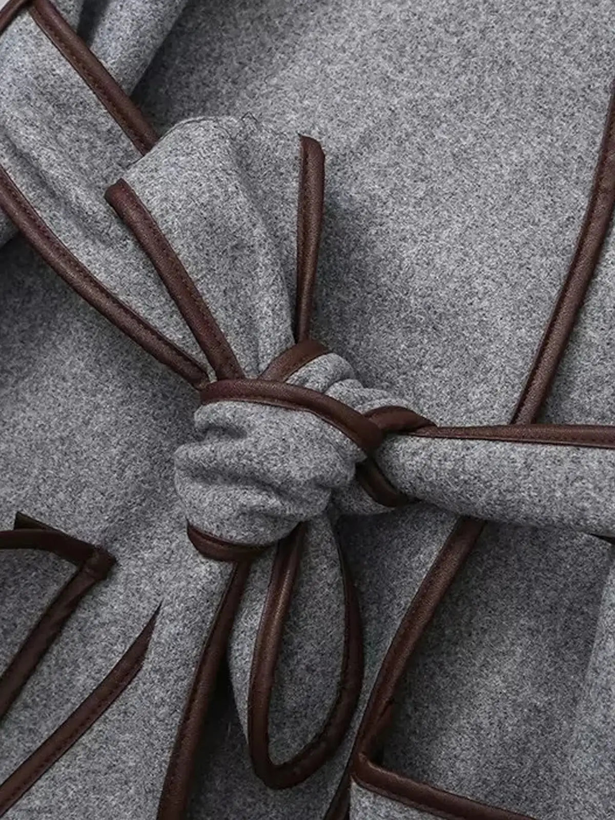 Luvik | Sopiva Vyöllinen Villakangastakki