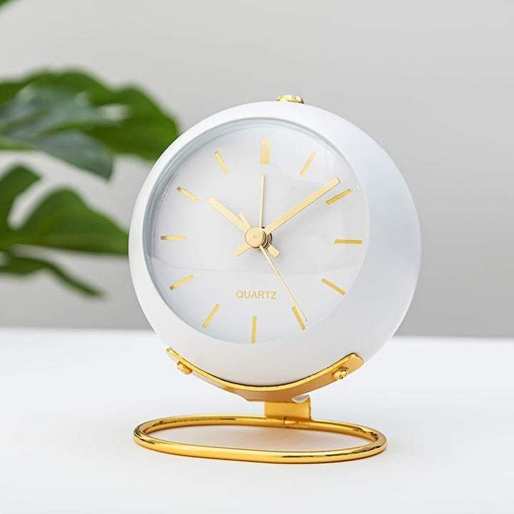 Luvikno | Buzzley Retro Stille Vekkerklokke – Vintage Metall Analog Klokke med Nattlys