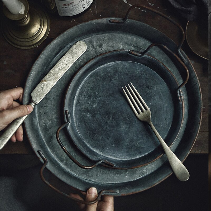 Retro metallplate med håndtak Håndlaget vintage lagrings brødbrett | Luvikno