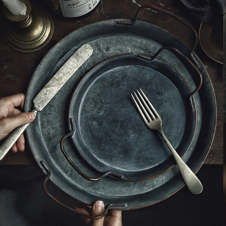 Retro metallplate med håndtak Håndlaget vintage lagrings brødbrett | Luvikno