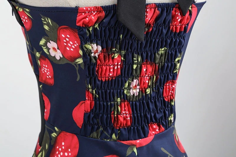 Luvik | Vintage mekko - Pin-Up Mansikat