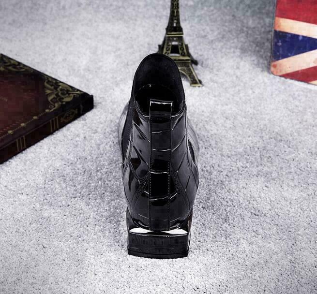 Korkealaatuiset nahkasaappaat