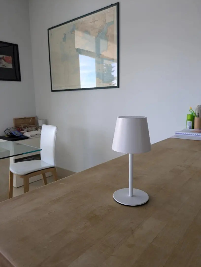 Luvikno | LED Bordlampe – Trådløs, Berøringskontroll & Dimmbar Lys